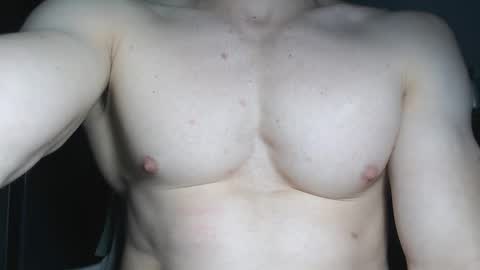 Snapshot of preettyboyx chatting on 11/01/25, 11:18 JUAN online show from 11/01/25, 11:18