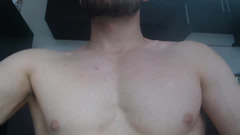 Snapshot of preettyboyx chatting on 11/09/25, 04:38 JUAN online show from 11/09/25, 04:38