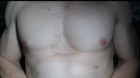 Snapshot of preettyboyx chatting on 11/11/25, 03:06 JUAN online show from 11/11/25, 03:06