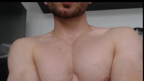 Snapshot of preettyboyx chatting on 11/17/25, 08:14 JUAN online show from 11/17/25, 08:14