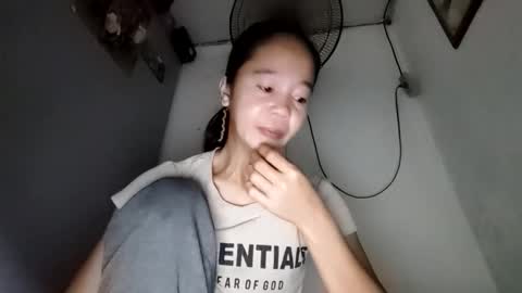 Snapshot of preetydinah chatting on 12/22/24, 11:41 Dinah online show from 12/22/24, 11:41