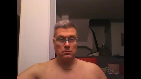 Snapshot of prendimisubito chatting on 12/27/24, 12:39 prendimisubito online show from 12/27/24, 12:39