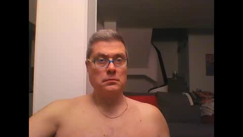 Snapshot of prendimisubito chatting on 03/06/25, 12:00 prendimisubito online show from 03/06/25, 12:00