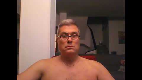 Snapshot of prendimisubito chatting on 10/26/25, 09:53 prendimisubito online show from 10/26/25, 09:53