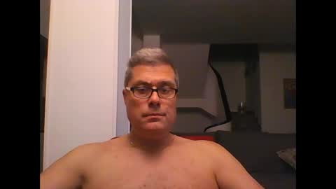 Snapshot of prendimisubito chatting on 11/02/25, 10:01 prendimisubito online show from 11/02/25, 10:01