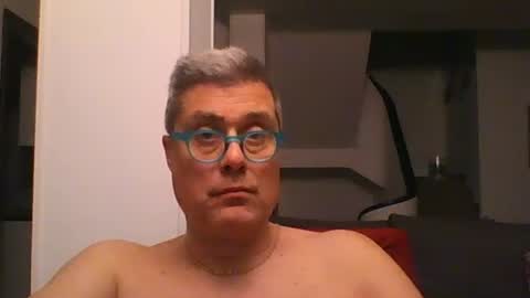 Snapshot of prendimisubito chatting on 12/20/25, 12:40 prendimisubito online show from 12/20/25, 12:40