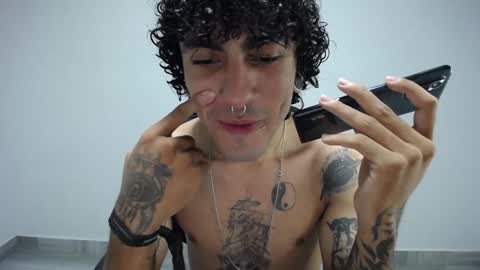 Plux online show from 01/05/25, 06:02