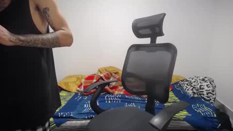 Plux online show from 09/10/25, 10:32