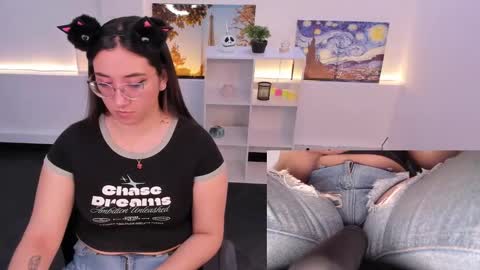 Snapshot of press_anykey chatting on 10/04/25, 01:31 Camila online show from 10/04/25, 01:31