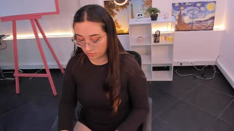 Snapshot of press_anykey chatting on 10/14/25, 12:17 Camila online show from 10/14/25, 12:17