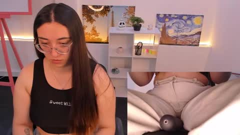 Snapshot of press_anykey chatting on 10/16/25, 01:01 Camila online show from 10/16/25, 01:01