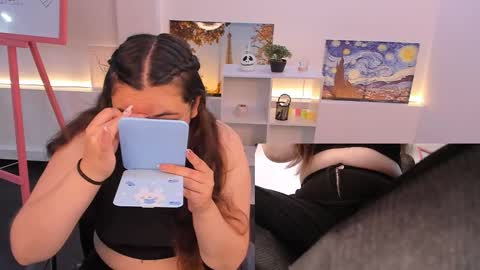 Snapshot of press_anykey chatting on 10/21/25, 12:06 Camila online show from 10/21/25, 12:06