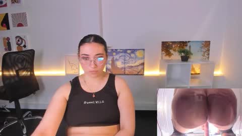 Snapshot of press_anykey chatting on 11/27/25, 02:30 Camila online show from 11/27/25, 02:30