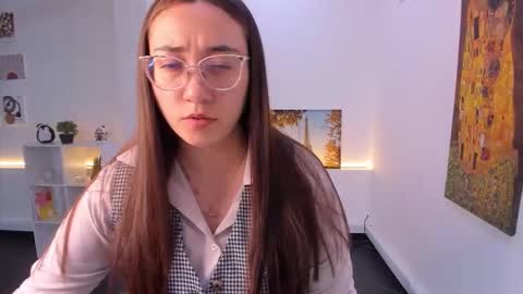 Snapshot of press_anykey chatting on 01/13/26, 12:10 Camila online show from 01/13/26, 12:10