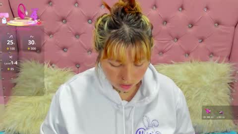 Pretti Violet online show from 10/28/25, 02:37