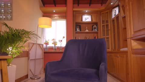 Snapshot of pretties_nay chatting on 10/24/25, 02:13 Nayrobi online show from 10/24/25, 02:13