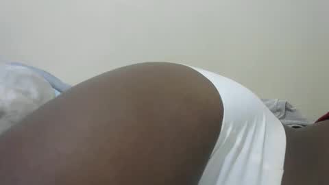 pretty_avena online show from 11/13/25, 07:29