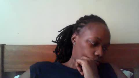 Snapshot of pretty_beib chatting on 05/23/26, 06:18 Karol online show from 05/23/26, 06:18