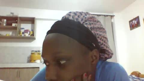 Snapshot of pretty_beib chatting on 06/05/26, 05:29 Karol online show from 06/05/26, 05:29