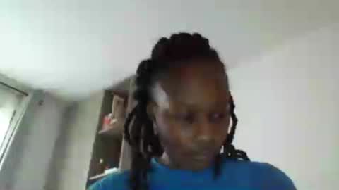 Snapshot of pretty_beib chatting on 07/27/26, 07:48 Karol online show from 07/27/26, 07:48