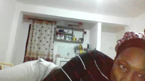 Snapshot of pretty_beib chatting on 07/28/26, 04:52 Karol online show from 07/28/26, 04:52