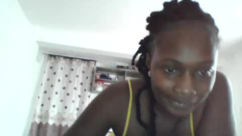 Snapshot of pretty_beib chatting on 07/28/26, 11:17 Karol online show from 07/28/26, 11:17
