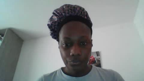 Snapshot of pretty_beib chatting on 08/05/26, 06:16 Karol online show from 08/05/26, 06:16