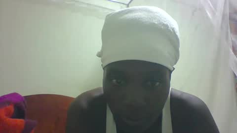 pretty_betty_ online show from 02/04/25, 03:36