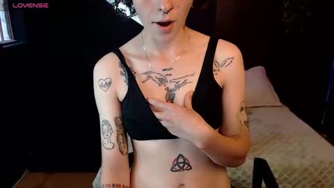 pretty_cristal22 online show from 02/16/26, 10:06