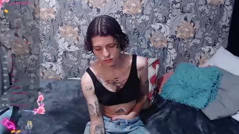 pretty_cristal22 online show from 05/24/26, 12:32