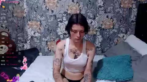 pretty_cristal22 online show from 06/18/26, 12:20