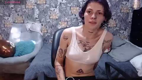 pretty_cristal22 online show from 06/25/26, 09:52