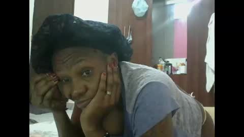 pretty_darya online show from 10/21/25, 02:45