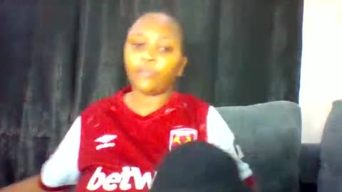 pretty_dee1 online show from 05/11/26, 08:09