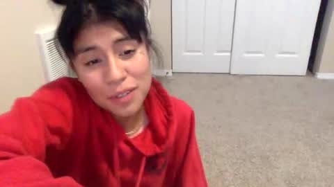 pretty_girl828687 online show from 12/15/25, 05:01