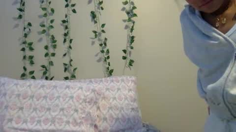 pretty_girl828687 online show from 01/11/26, 05:07