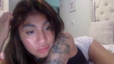 pretty_girl828687 online show from 04/10/26, 02:11