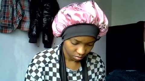 pretty jazminee online show from 06/24/26, 07:40