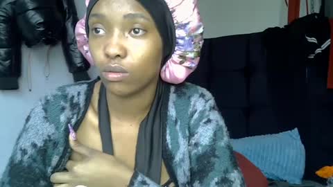 pretty jazminee online show from 06/30/26, 06:47
