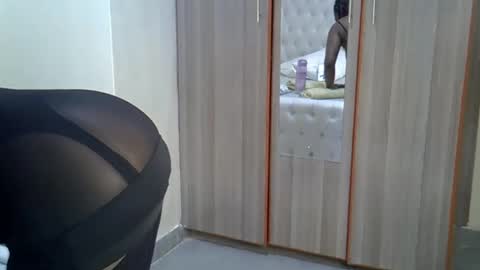 Snapshot of pretty_lida chatting on 12/15/25, 08:24 pretty_lida online show from 12/15/25, 08:24