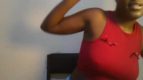 pretty_lucie online show from 04/13/26, 05:57