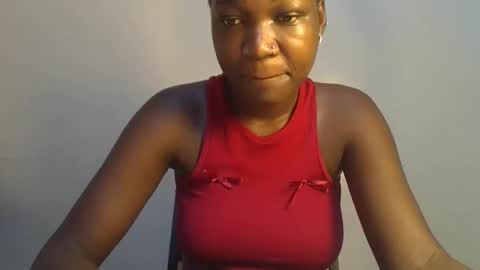 pretty_lucie online show from 04/14/26, 12:11