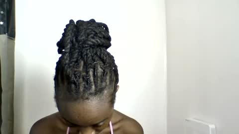 pretty luv1 online show from 06/15/26, 11:56