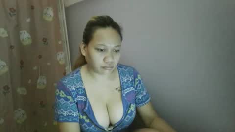 pretty_lyn08 online show from 05/04/26, 11:34
