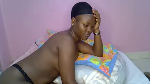 pretty_maya2 online show from 10/06/25, 11:46