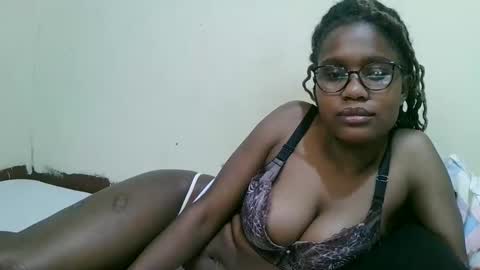 pretty_mellan online show from 02/25/25, 09:57