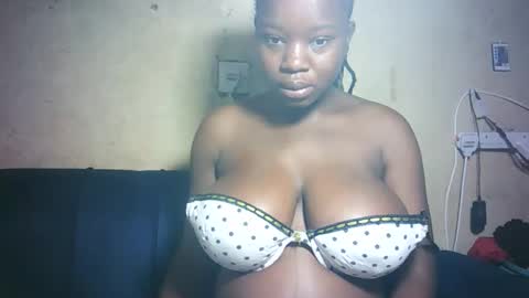 pretty_milan online show from 02/20/26, 08:05