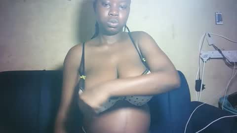 pretty_milan online show from 02/21/26, 10:05