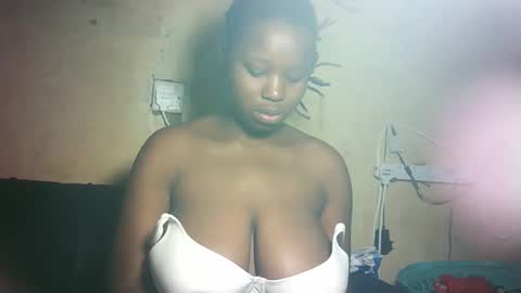 pretty_milan online show from 05/01/26, 11:59