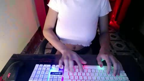 Snapshot of pretty_morina143 chatting on 12/05/25, 11:08 christina online show from 12/05/25, 11:08